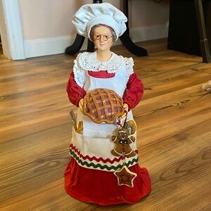 VINTAGE CLOTHTIQUE POSSIBLE DREAMS MRS CLAUS PAPER MACHE TREE TOPPER BAKER